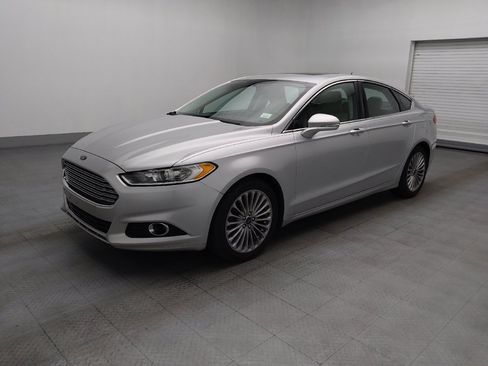 Used 2016 Ford Fusion Titanium FWD image 2