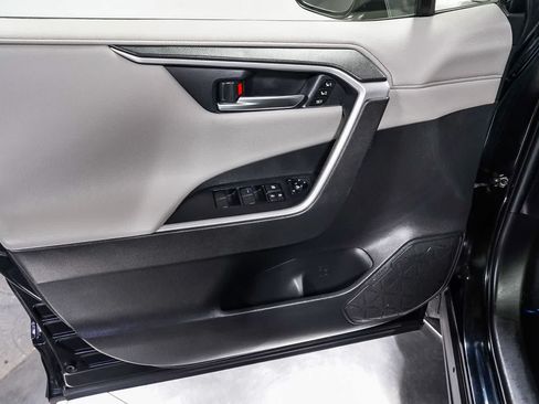 Certified 2021 Toyota RAV4 Limited FWD image 23