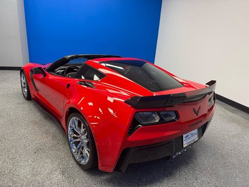 Used 2018 Chevrolet Corvette Z06 RWD image 12