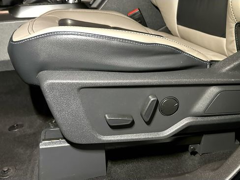 Certified 2023 Ford Bronco Wildtrak AWD/4WD image 16