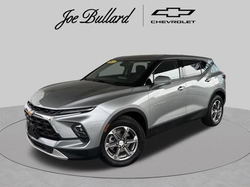 Used 2023 Chevrolet Blazer LT AWD/4WD image 1