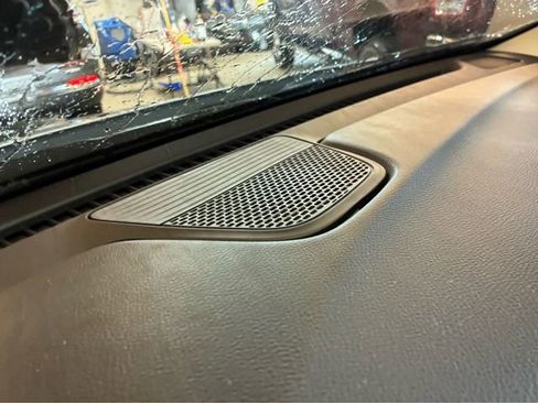 Used 2024 Chrysler Pacifica Touring-L FWD image 23