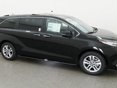 New 2026 Toyota Sienna Limited FWD image 12