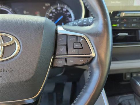 Used 2021 Toyota Highlander Limited image 17