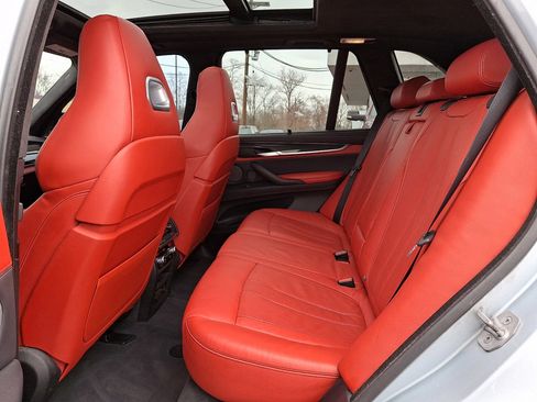 Used 2018 BMW X5 M image 17