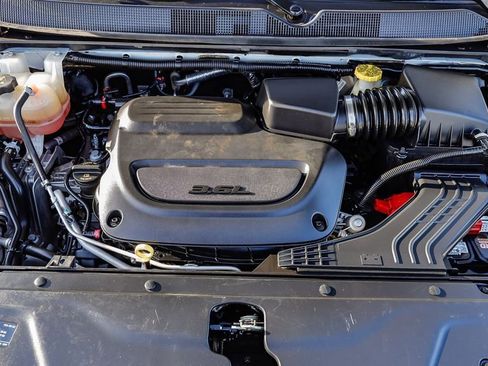 Used 2022 Chrysler Pacifica Touring-L FWD image 32