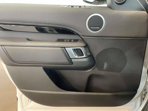 Used 2025 Land Rover Discovery S AWD/4WD image 35