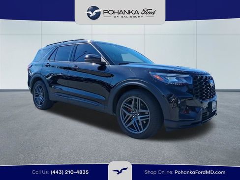 Certified 2025 Ford Explorer ST image 3