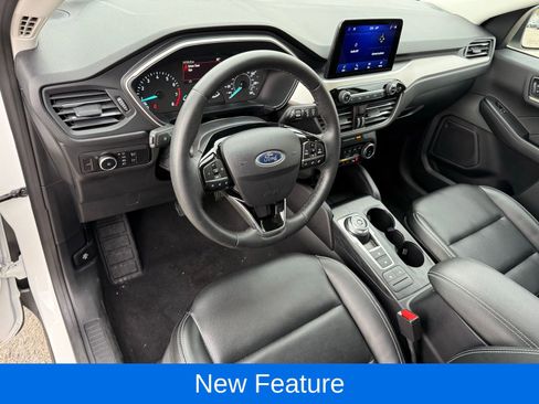 Used 2022 Ford Escape SEL image 11