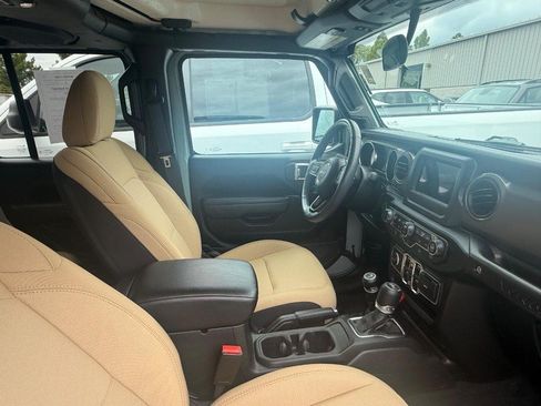 Used 2023 Jeep Wrangler Unlimited Sport AWD/4WD image 6