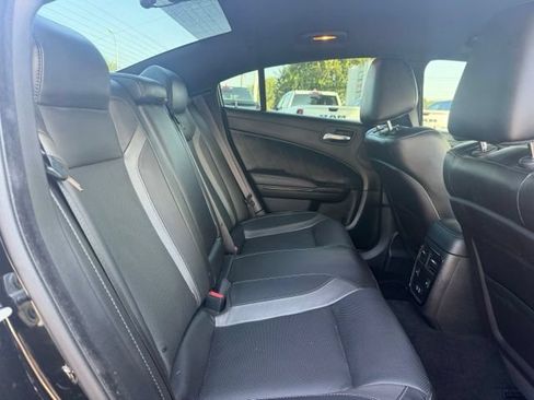 Used 2022 Dodge Charger SXT w/ Plus Group RWD image 4