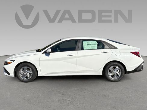 New 2026 Hyundai Elantra SE image 7