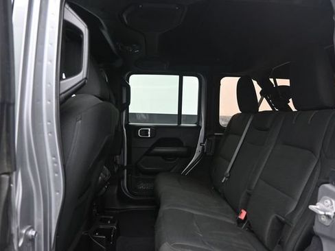 Used 2019 Jeep Wrangler Unlimited Sahara AWD/4WD image 11