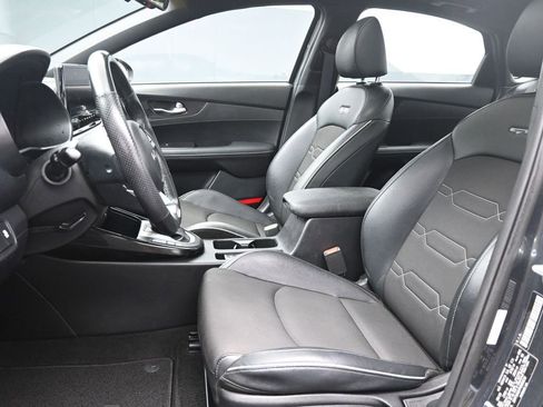 Used 2023 Kia Forte GT-Line w/ GT-Line Premium Package image 18