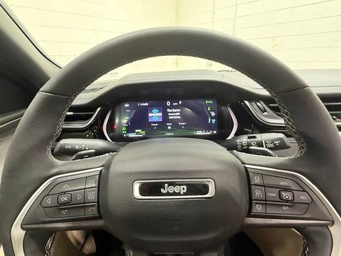 Used 2022 Jeep Grand Cherokee Limited 4xe w/ Luxury Tech Group II AWD/4WD image 27