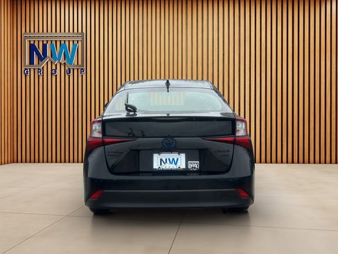 Used 2022 Toyota Prius LE image 22