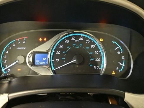 Used 2014 Toyota Sienna XLE image 27