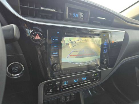 Used 2017 Toyota Corolla XSE image 28