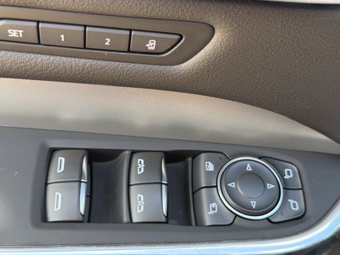 Certified 2023 Cadillac XT4 Premium Luxury w/ Enhanced Visibility Package FWD image 18