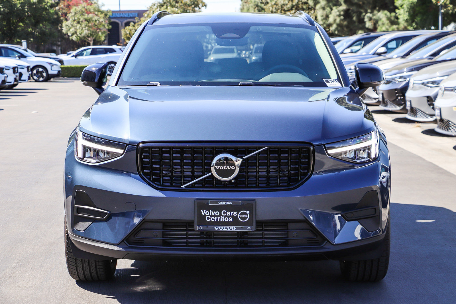 New 2026 Volvo XC40 B5 Core w/ Protection Package Premier AWD/4WD image 2