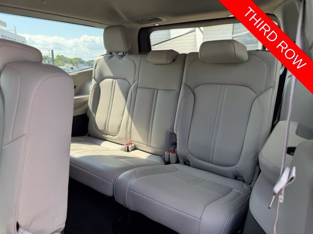 Used 2022 Jeep Wagoneer Series II AWD/4WD image 16