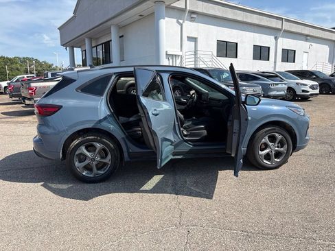 Used 2024 Ford Escape ST-Line w/ Tech Pack #1 AWD/4WD image 8