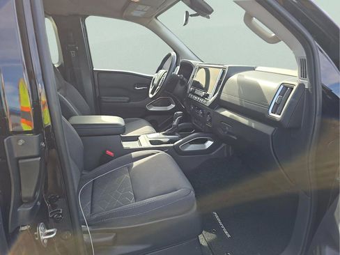 Used 2025 Nissan Frontier SV w/ SV Convenience Package RWD image 6