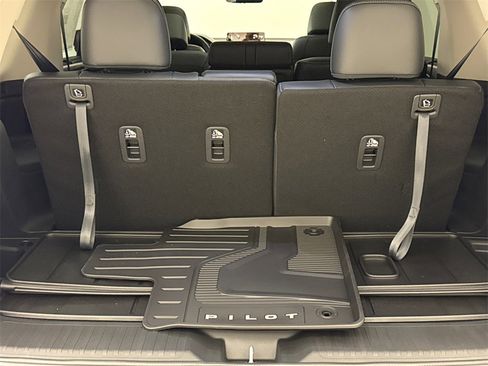 New 2025 Honda Pilot Touring image 13