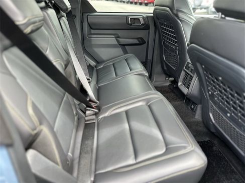 New 2025 Ford Bronco Badlands image 11