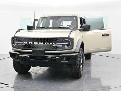 Used 2025 Ford Bronco Badlands AWD/4WD image 56