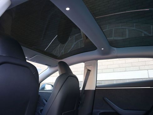 Used 2025 Tesla Model 3 Long Range AWD/4WD image 19