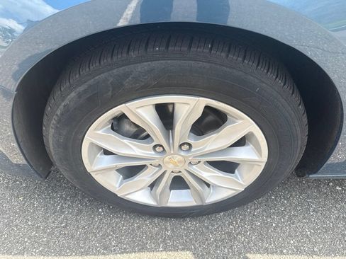 Used 2025 Chevrolet Malibu LT FWD image 11