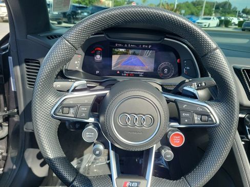 Used 2022 Audi R8 V10 w/ Carbon Exterior Package RWD image 21