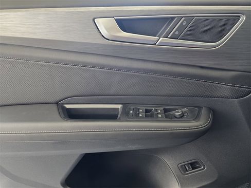 New 2026 Volkswagen Atlas Cross Sport SE image 16