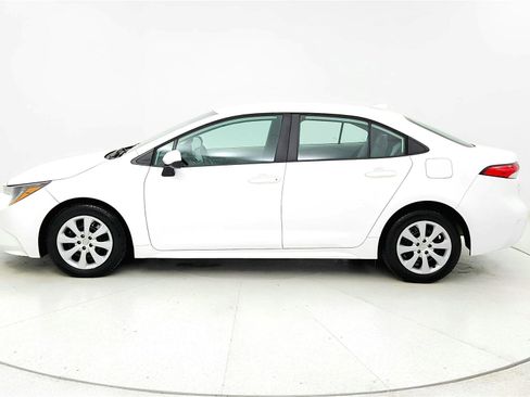 Used 2023 Toyota Corolla LE image 2