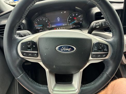 Used 2022 Ford Explorer XLT RWD image 11