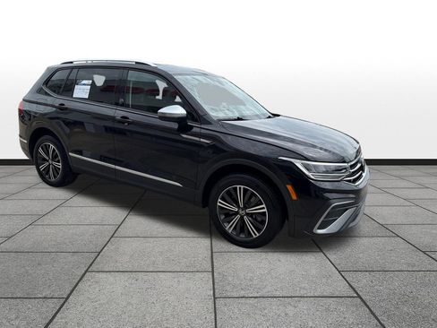Used 2024 Volkswagen Tiguan SE AWD/4WD image 7