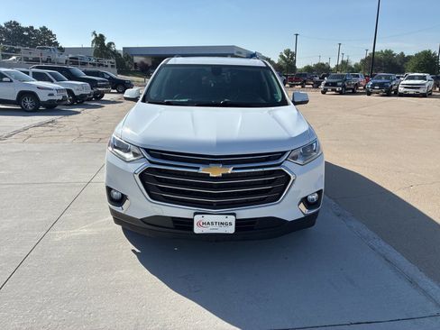 Used 2021 Chevrolet Traverse LT w/ LT Premium Package AWD/4WD image 10