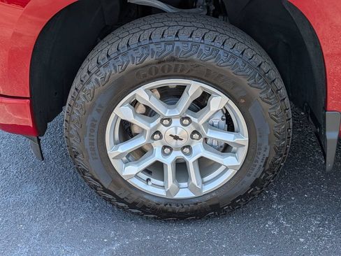 Used 2024 Chevrolet Silverado 1500 RST w/ Z71 Off-Road Package AWD/4WD image 7
