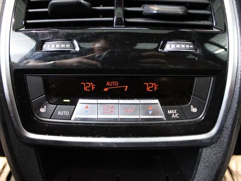 Used 2021 BMW X7 xDrive40i w/ M Sport Package AWD/4WD image 50