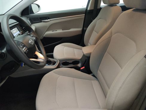 Used 2020 Hyundai Elantra SE FWD image 17