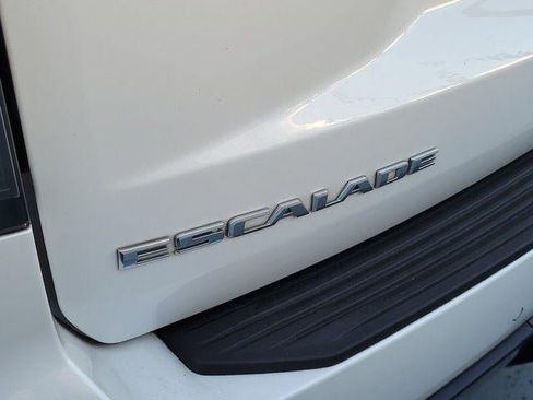 Used 2021 Cadillac Escalade Premium Luxury Platinum w/ Heavy-Duty Trailer Package AWD/4WD image 6