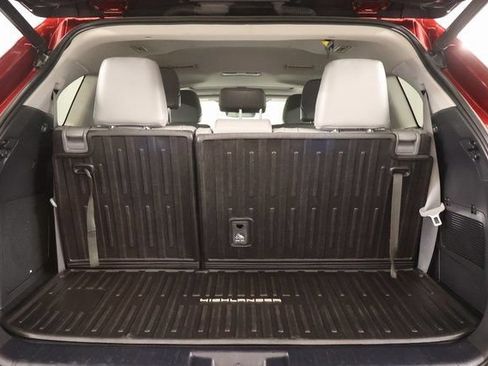 Used 2022 Toyota Highlander Limited FWD image 28
