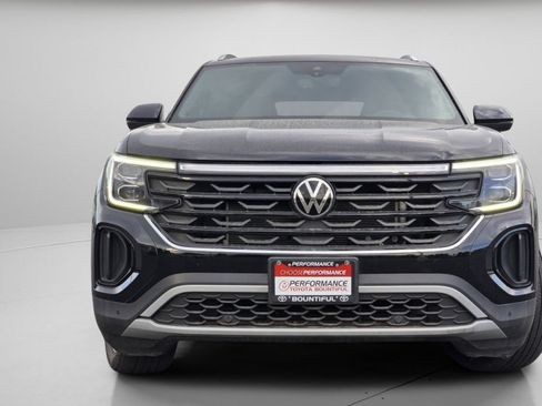Used 2024 Volkswagen Atlas Cross Sport SE w/ Panoramic Sunroof Package AWD/4WD image 3