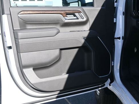 New 2026 GMC Sierra 3500 SLE w/ SLE Value Package image 19