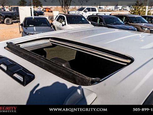 Used 2022 GMC Sierra 3500 Denali w/ Denali Ultimate Package image 34