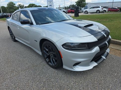 Used 2023 Dodge Charger R/T w/ Blacktop Package RWD image 11