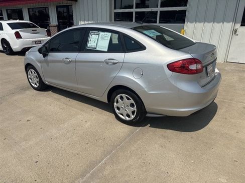 Used 2013 Ford Fiesta SE FWD image 11