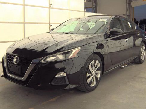 Used 2020 Nissan Altima 2.5 S image 2