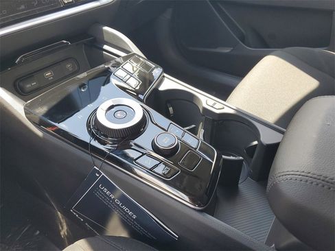 New 2025 Kia Sportage LX image 18